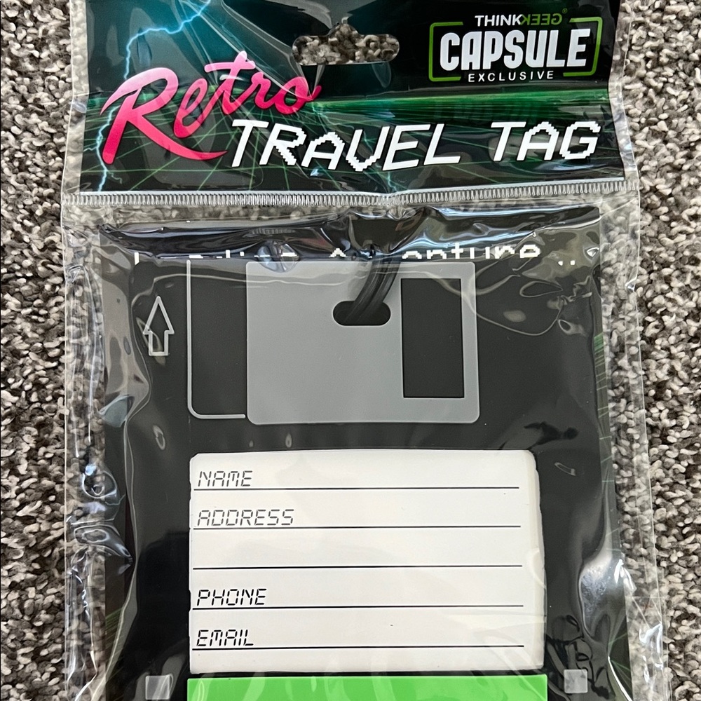 BNWT (in original package) ThinkGeek Capsule Exclusive Retro Travel Tag!
